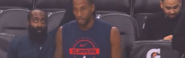 彩票开奖时间-童心未泯！小卡赛前投篮热身 哈登在其身后摆出“兔耳朵”手势