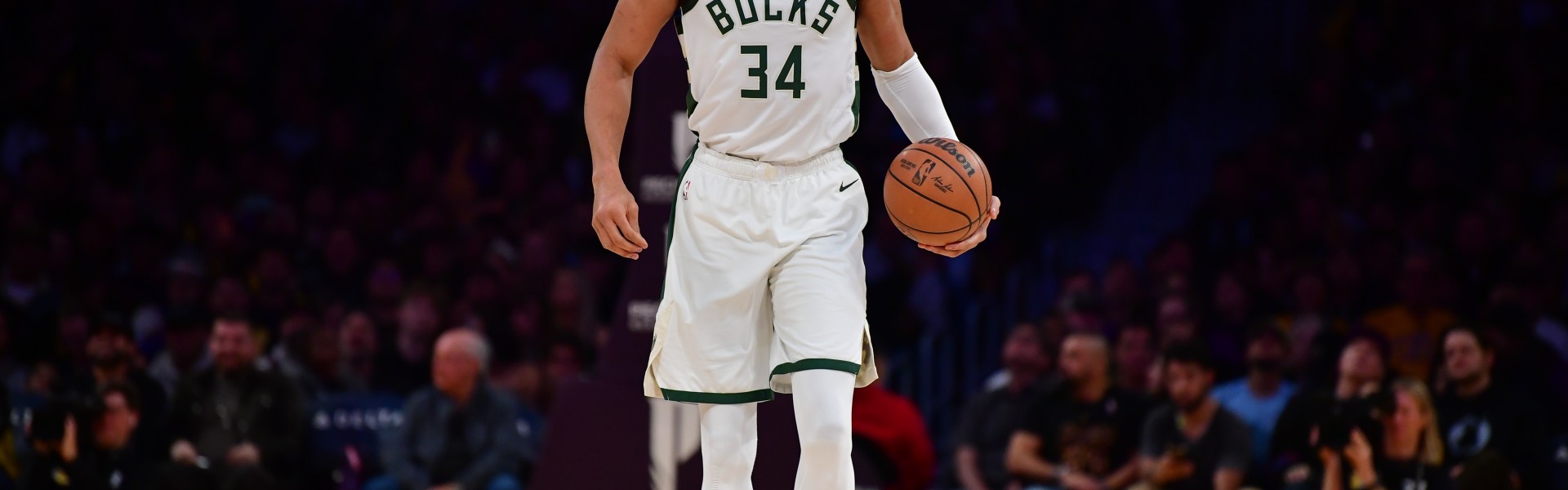 彩票开奖公告-名记：字母哥是勇士在截止日前唯一愿意动用一切筹码去争取的球员